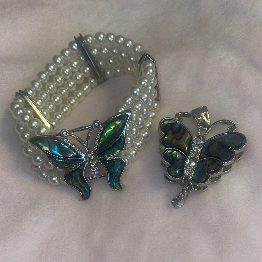 Faux pearl and butterfly bracelet and pendant